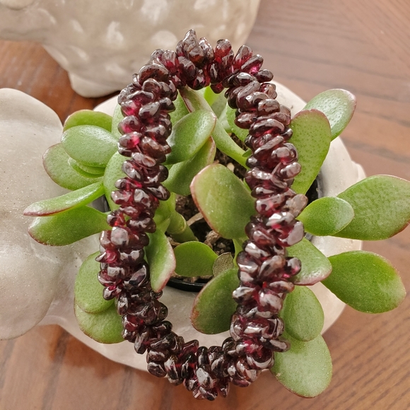 Novica Jewelry - Novica Garnet Chip Stretch Bracelet NWOT